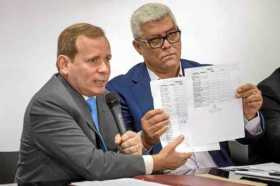 Foto | EFE | LA PATRIA Los diputados Juan Pablo Guanipa y Alfonso Marquina durante una rueda de prensa