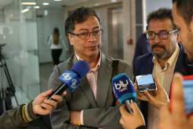 Petro pide a la Cancillería Nacional tomar correctivos respetuosos por declaraciones de Guaidó en su contra. 