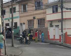 Mujer bajo efectos del alcohol cayó de un segundo piso en el barrio Linares 