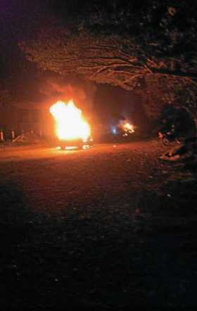 Foto | Colprensa | LA PATRIA La explosión del vehículo de servicio público afectó dos automotores más.