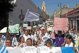 Estudiantes de la Benemérita Universidad Autónoma de Puebla y de la Universidad Popular Autónoma de Puebla protestaron para pedi