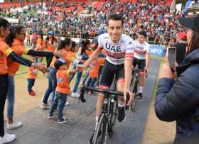 Fabio Aru, durante la presentación de equipos el domingo en el estadio La Independencia de Tunja. 