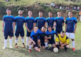 Equipo Pasteles, el campeón Rural en Pácora. 