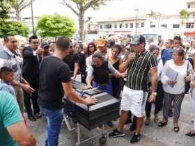 El entierro de Sebastián Henao Soto y Fernando Ramírez Valencia se cumplió ayer por la mañana en la Basílica Nuestra Señora de l