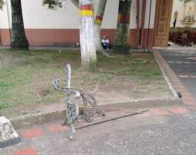 Prometieron reparar el Parque Bolívar de Anserma, pero quedó peor