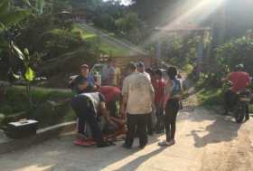 Cayeron en moto a una cañada en Marquetalia