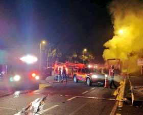 Camión de encomiendas se incendió en la vía Manizales-Chinchiná