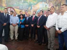 Alcaldes del Centrosur firman acta de compromiso para realizar la consulta popular del Área Metropolitana
