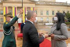  Foto | Efe | LA PATRIA El presidente Duque otorgó un reconocimiento a cinco colombianos, entre civiles y de la Fuerza Pública, 