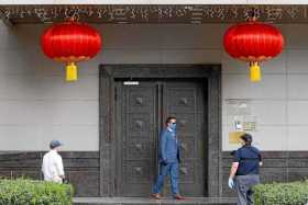 China cierra las puertas de su consulado en Houston (Estados Unidos).