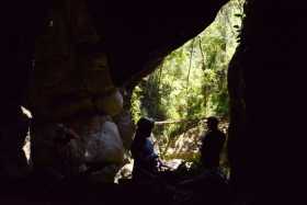 Ramón Ortiz, cabo del Cuerpo de Bomberos, también es guía de los turistas.
