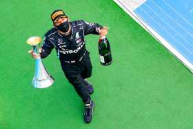Hamilton, nuevo líder de la Fórmula Uno tras ganar en Hungría
