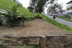 Invadieron ladera para jugar tejo en el barrio La Cumbre, de Manizales 