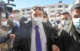 Foto | EFE | LA PATRIA El ministro de Salud de Bolivia, Marcelo Navajas, detenido por corrupción, en La Paz.