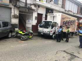 Atropelló la moto policial en Anserma