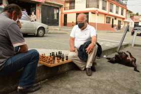 La rutina en los barrios de Manizales intenta volver como antes