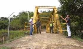 Retenes durante los puentes en Anserma 