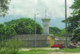 Asesinaron a un interno en cárcel Doña Juana  