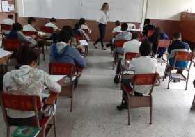 Desde este lunes no hay clases presenciales en colegios de Colombia: Iván Duque
