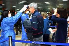 El número de contagiados por coronavirus en el mundo supera la barrera de los 100 mil 