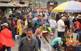 Así estuvo ayer la Galería de Manizales por varias horas. Hubo caos en el movimiento de personas.