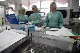 Máquina para pruebas de covid-19 del Instituto Nacional de Salud opera de nuevo 