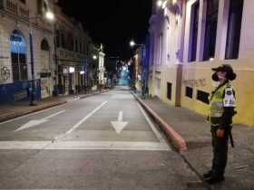 A las carreras con el toque de queda en Manizales 