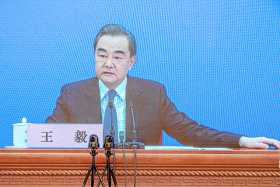 Wang Yi, ministro de Exteriores chino, dijo que quienes quieren que su país pague una compensación por haber sido el primero en 
