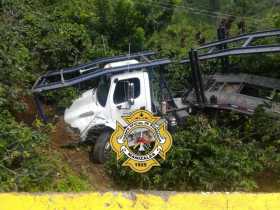 Tractocamión se salió de la vía en La Estampilla (Manizales)