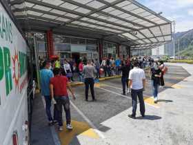 Venezolanos retornan a su país desde Manizales 