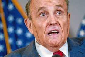 Un tinte le juega una mala pasada a Giuliani