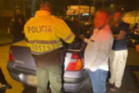 Irresponsable al volante en Manizales: iba en carro, arrolló a motociclista y marcó grado 2 de alcohol