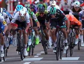 El VAR da a Ackerman la victoria en la Vuelta a España mientras que Carapaz sigue líder