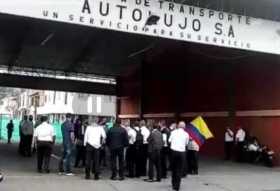 Transportadores de Autolujo protestan en Chinchiná: no ha transporta hacia Manizales