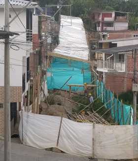 Pavimentan vía en el barrio Las Américas de Pácora