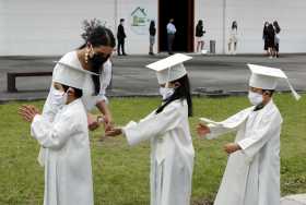Este lunes se reportaron las menores cifras diarias de contagios y muertes desde julio por covid-19