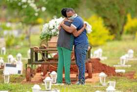 Foto | EFE | LA PATRIA En los últimos siete días, Brasil reportó de media 60.400 positivos y 2.500 decesos diarios por coronavir