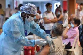  El lento camino de la vacunación contra la covid-19 en Latinoamérica tras 100 días de su inicio