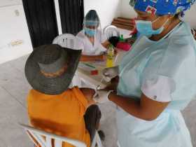 Lina Vergara es vacunadora y registradora en los procesos del Hospital San Félix de La Dorada. En la inmunización contra la covi