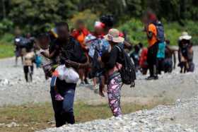 Panamá pide a Colombia frenar tráfico de migrantes