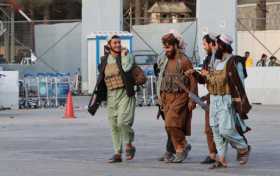 Los talibanes extienden su poder a medida que se acerca el fin de la retirada