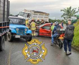Un herido en colisión en la vía La Linda-La Quiebra de Vélez
