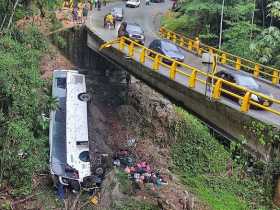 El bus involucrado en el accidente está adscrito a la empresa Orígenes Travel Group Sas.