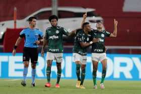 El Palmeiras golea a un River Plate errático y acaricia la final de la Copa Libertadores