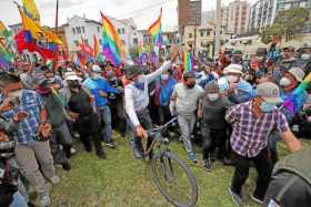 Pese a temores iniciales, la marcha encabezada por Yaku Pérez transcurrió de forma pacífica hasta la sede del órgano electoral. 