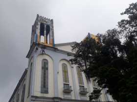 Pintan el templo Nuestra Señora del Rosario en Aranzazu