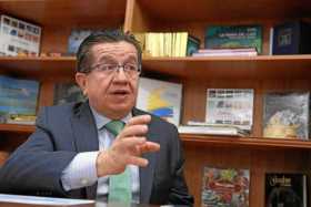 Fernando Ruiz, ministro de Salud, considera obligación epidemiológica vacunar a migrantes venezolanos.