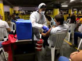 Comienza vacunación en Manizales para población entre los 40 y 49 años