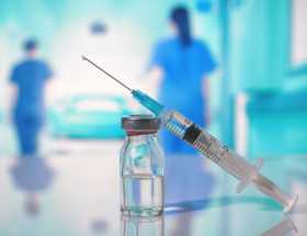 Vacunan en Manizales con Clover, otra vacuna
