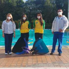 Natación con aletas